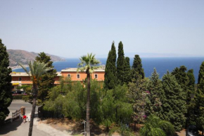 Lady Hill Taormina